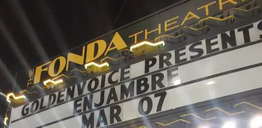 ENJAMBRE NOCHES DE SALON EN LOS ANGELES
