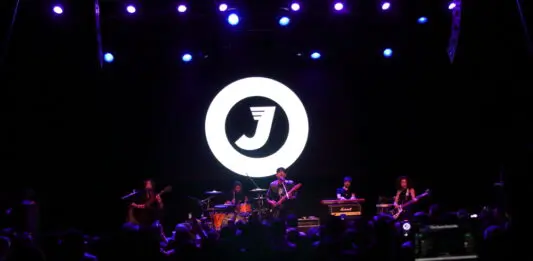 JUMBO Y DIVISION MINUSCULA EN LOS ANGELES