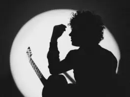 BUNBURY PRESENTA LA VOZ EL PRIMER ADELANTO DE SU PRÓXIMO ÁLBUM