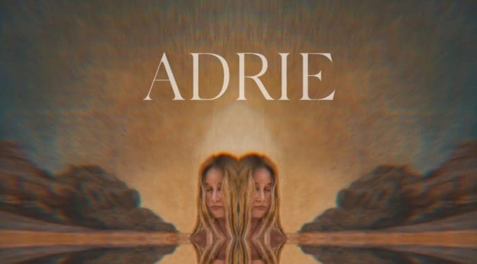ADRIE LANZA “SE ACABA”, UN SINGLE INDIE PSICODÉLICO INSPIRADO EN SUS VIAJES ENTRE MÉXICO Y EE.UU. adrie