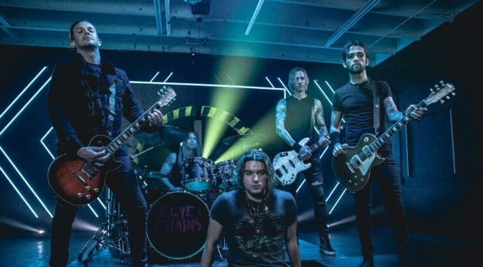 VELVET CHAINS REGRESA CON EL SORPRENDENTE SENCILLO “I AM THE OCEAN” velvet chains