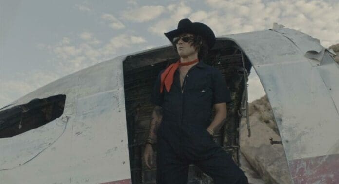 BUNBURY estrena el video de La Tormenta Perfecta, una de las canciones de su nuevo álbum Greta Garbo.