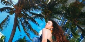 FITASHA HABLA DEL PODER DE LA AUTOESTIMA Y LA DETERMINACIÓN CON EL DOBLE LANZAMIENTO “VUELO A MIAMI” / “FLY TO MIAMI”