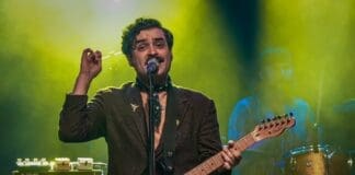 Enjambre en Santa Ana, CA Enjambre