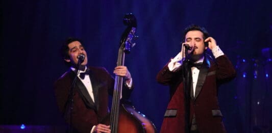 ENJAMBRE NOCHES DE SALON EN LOS ANGELES
