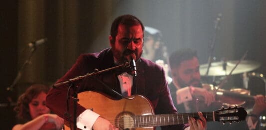 ENJAMBRE NOCHES DE SALON EN LOS ANGELES