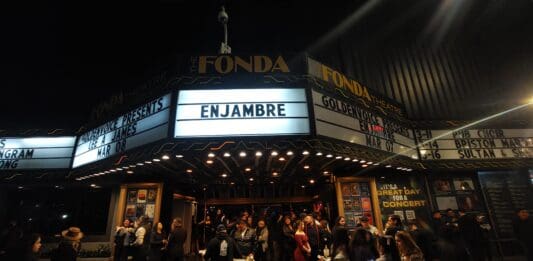 ENJAMBRE NOCHES DE SALON EN LOS ANGELES