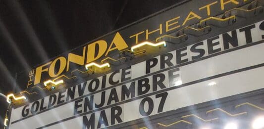 ENJAMBRE NOCHES DE SALON EN LOS ANGELES