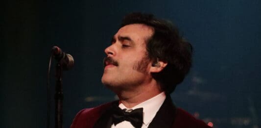 ENJAMBRE NOCHES DE SALON EN LOS ANGELES