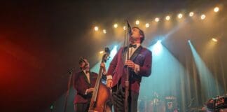 ENJAMBRE PRESENTO NOCHES DE SALON EN LOS ANGELES ENJAMBRE NOCHES DE SALON EN LOS ANGELES