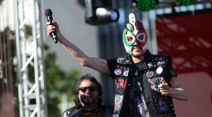 EL TRI EN LA FIESTA BROADWAY EN LOS ANGELES EL TRI EN LA FIESTA BROADWAY DE LOS ANGELES