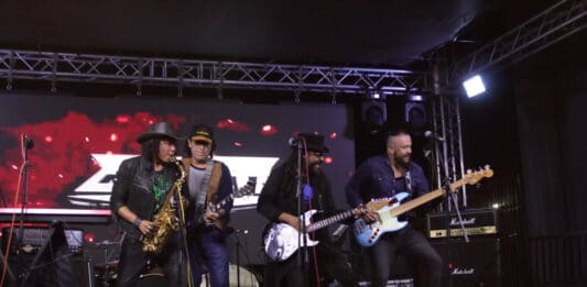 ROCK N ROLAS EN LOS ANGELES EN EL EVENTO “DEL BARRIO PARA EL BARRIO”