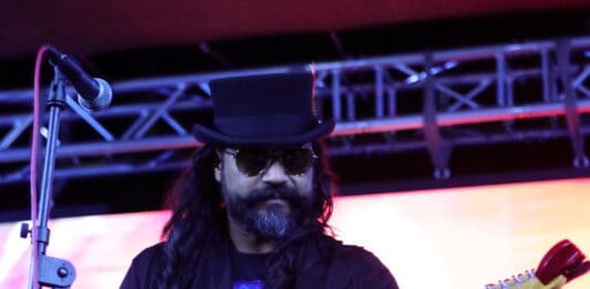 ROCK N ROLAS EN LOS ANGELES EN EL EVENTO “DEL BARRIO PARA EL BARRIO”