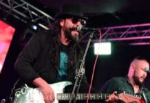 ROCK N ROLAS EN LOS ANGELES EN EL EVENTO “DEL BARRIO PARA EL BARRIO” ROCK N ROLAS EN LOS ANGELES EN EL EVENTO “DEL BARRIO PARA EL BARRIO”