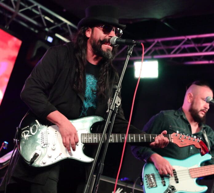 ROCK N ROLAS EN LOS ANGELES EN EL EVENTO “DEL BARRIO PARA EL BARRIO” ROCK N ROLAS EN LOS ANGELES EN EL EVENTO “DEL BARRIO PARA EL BARRIO”