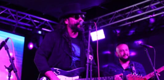 ROCK N ROLAS EN LOS ANGELES EN EL EVENTO “DEL BARRIO PARA EL BARRIO”