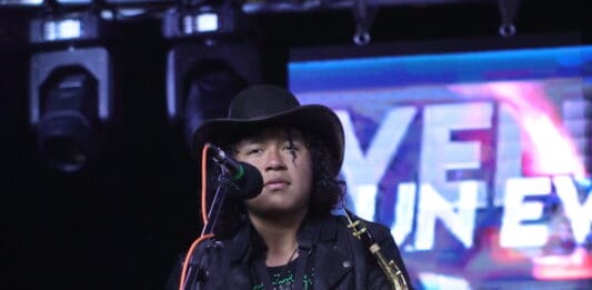 ROCK N ROLAS EN LOS ANGELES EN EL EVENTO “DEL BARRIO PARA EL BARRIO”