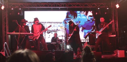ROCK N ROLAS EN LOS ANGELES EN EL EVENTO “DEL BARRIO PARA EL BARRIO”