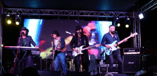 ROCK N ROLAS EN LOS ANGELES EN EL EVENTO “DEL BARRIO PARA EL BARRIO”
