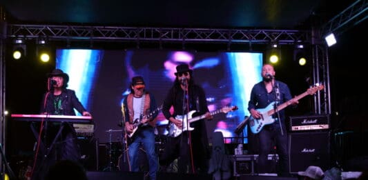 ROCK N ROLAS EN LOS ANGELES EN EL EVENTO “DEL BARRIO PARA EL BARRIO”