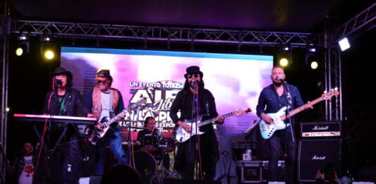 ROCK N ROLAS EN LOS ANGELES EN EL EVENTO “DEL BARRIO PARA EL BARRIO”