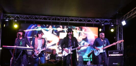 ROCK N ROLAS EN LOS ANGELES EN EL EVENTO “DEL BARRIO PARA EL BARRIO”