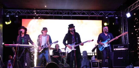 ROCK N ROLAS EN LOS ANGELES EN EL EVENTO “DEL BARRIO PARA EL BARRIO”