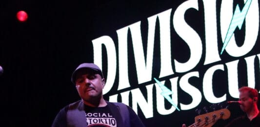 JUMBO Y DIVISION MINUSCULA EN LOS ANGELES