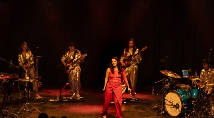XIMENA SARIÑANA EN LOS ANGELES