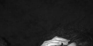 UN RITUAL SONORO RENÉE MOOI REVELA:”PANTERA (ACÚSTICO)” PRIMER SENCILLO DE SU NUEVO EP CON LAST JERÓNIMO