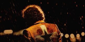 ENRIQUE BUNBURY LANZA “LAS CHINGADAS GANAS DE LLORAR (HURACÁN AMBULANTE 2025)” VERSIÓN EN VIVO