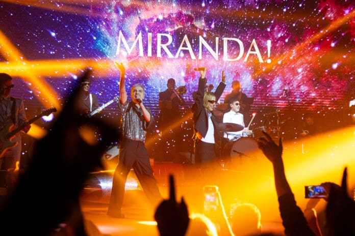 TURF & MIRANDA PRESENTAN “ME HACE SENTIR”