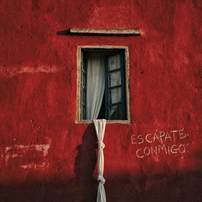 SIDDHARTHA AMPLÍA SU LEGADO MUSICAL CON “ESCÁPATE CONMIGO”