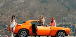 THE WARNING SUBE LA TEMPERATURA CON SU NUEVO SENCILLO “KEROSENE”