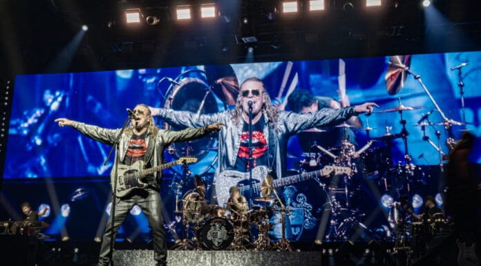 MANA EN EL ACRISURE ARENA DE PALM DESERT
