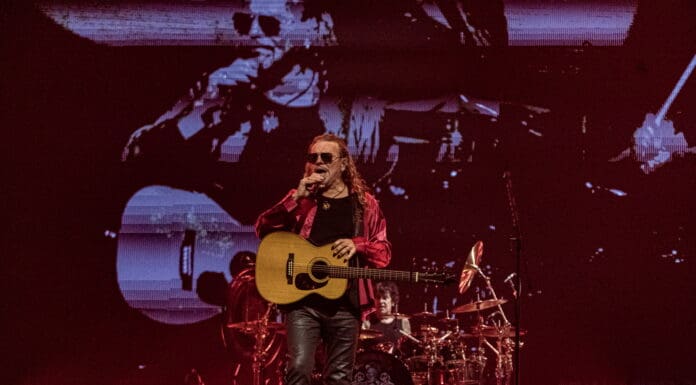 MANA VUELVE A HACER VIBRAR EL ACRISURE ARENA